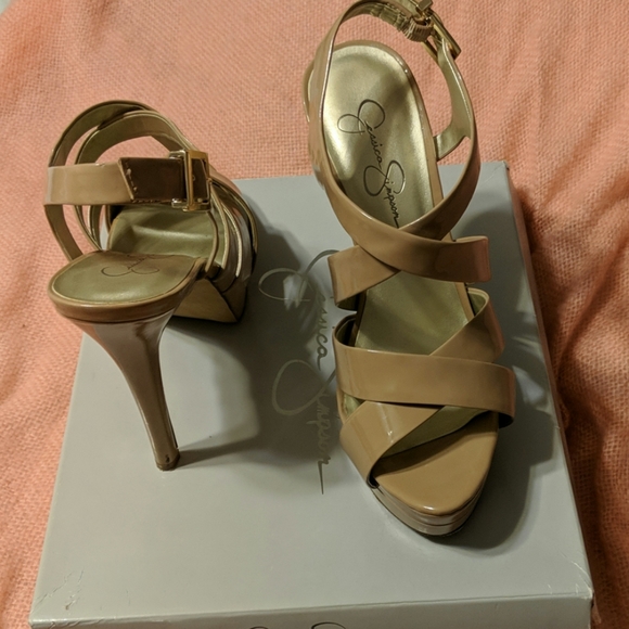 Nude Patent Pumps - Picture 1 of 2